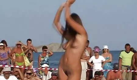 2 djevojke porno blond hd špijunirale su se u javnoj sauni