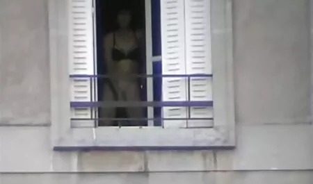 Zhenya joj pokazuje da vidi kroz haljinu sa strancem sex in cinema hd
