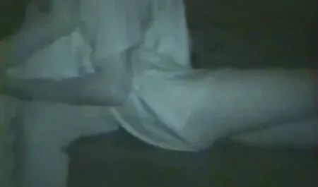 Abigail dobiva jezik, crvenokosa Penny Pax u glavi joj fete agatate pe strada maca!