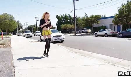 Vrući amaterski porno tube ful gal žudi za penisom