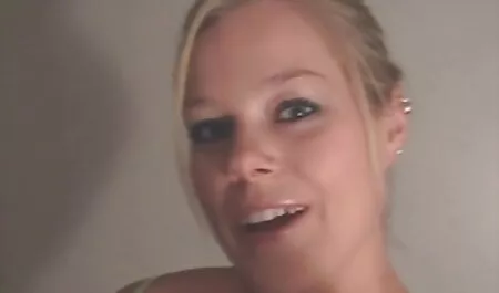 Muž gleda kako se njegova supruga sjeba pred njom sex in cinema hd