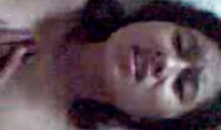 Seksi lezbijke sa sisama prvi put ts hd porno masturbiraju zajedno!