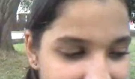 Mali analni djevojčura omogućuje mu da se sperma po njenom licu spy porno hd