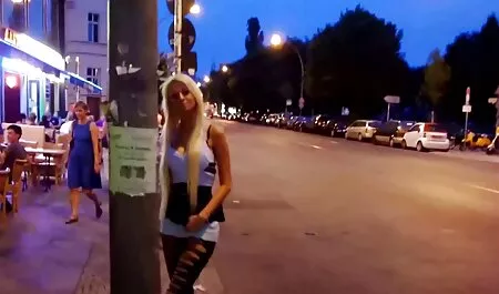 Igračka nije za nju, pa koristi momke, a ne porno hd 25 pijetao