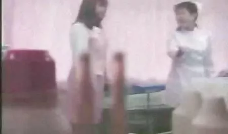 Dvije sek porno hd djevojke sisaju i jebu momke