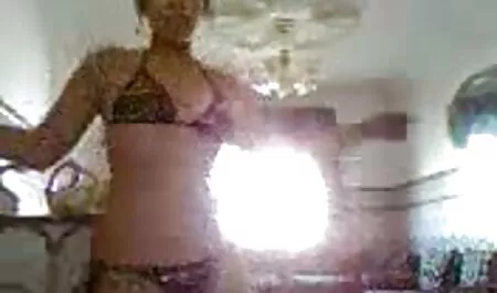 Male grudi Gabriele dobivaju blond hd porno mačku