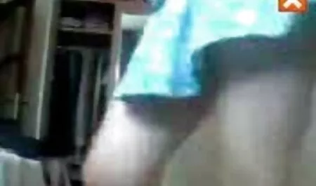 Crna kurva natjera me da puhnem u automobilu porno hd net